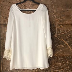 White long sleeves mini dress